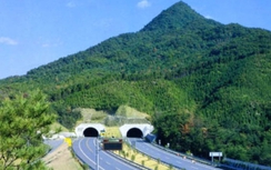 Nhật Bản: Tai nạn liên hoàn trong đường hầm, 60 người bị thương