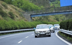 Trung Quốc phát triển thành công hệ thống tự lái trên xe hơi