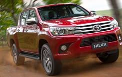 Doanh số bán Hilux sụt giảm, Toyota Việt Nam tung chiêu giữ khách hàng