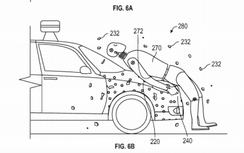 Xe tự lái Google hút chặt người đi bộ khi xảy ra va chạm