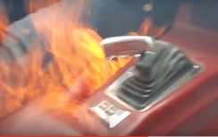 Siêu xe 700 mã lực bốc cháy khi đang vận hành