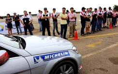 Michelin kết hợp Mercedes-Benz tổ chức chương trình trải nghiệm xe