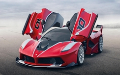 "Siêu ngựa" mạnh nhất của Ferrari gầm rú trên đường đua