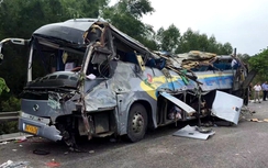 Trung Quốc: Lật xe buýt 10 người chết, 32 người khác bị thương