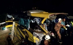 Xe buýt lao xuống núi, 14 người chết thảm ngày Giáng sinh