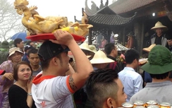 Những chuyện "không giống ai" ở lễ hội Yên Tử