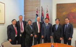 Bộ trưởng Đinh La Thăng làm việc với Phó Thủ tướng Australia