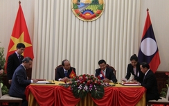 Việt Nam - Lào ký 4 thỏa thuận quan trọng về giao thông