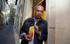 Nhà văn bị kêu gọi xử tử đoạt giải Goncourt 2015
