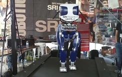 Clip: Xem robot biết đi giống hệt con người