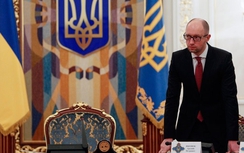 Ukraine sợ bị "đánh úp", NATO theo dõi Nga
