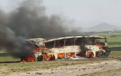 Xe buýt đâm xe bồn chở dầu ở Afghanistan, hơn 100 người thương vong