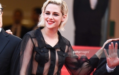Kristen Stewart "bỏ quên nội y" trên thảm đỏ Cannes