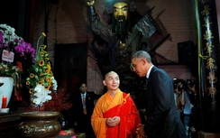 Ông Obama từ chối cầu con trai khi thăm chùa Ngọc Hoàng