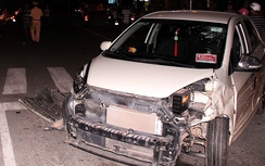 Phó trưởng ban dân tộc lái xe, tông hàng loạt ôtô dừng đèn đỏ