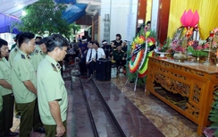 Người dân đội mưa đến viếng Bí thư, Chủ tịch HĐND tỉnh Yên Bái