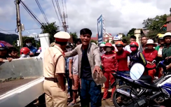 Video CSGT còng tay người dân gây xôn xao cộng đồng mạng