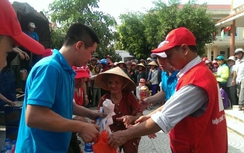 FLC mang quà hỗ trợ đến với đồng bào Quảng Bình, Hà Tĩnh