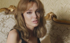 Angelina Jolie gầy như "sắp chết", nhập viện vì rối loạn tâm thần?