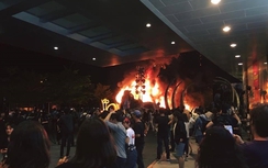 Sân khấu 1 tỷ đồng ra mắt 'Kong: Skull Island' cháy lớn