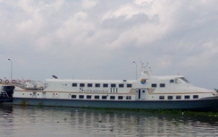 Tàu Superdong hoàn tiền cho khách sau khi chết máy 3 tiếng trên biển