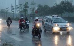 Chùm ảnh: Toàn cảnh Hà Nội đón "cơn mưa vàng" sau nắng kỷ lục