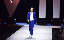 Video thủ môn Bùi Tiến Dũng bị chê catwalk như đi chợ