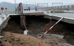 Giao thông Phú Yên thiệt hại gần 100 tỷ đồng do mưa lũ