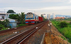 Bình Định: Lắp biển báo ATGT các điểm giao cắt đường sắt với QL19C