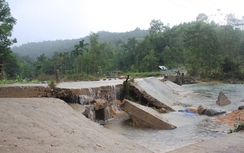 Bình Định: Đường giao thông nông thôn thiệt hại nặng do mưa lũ