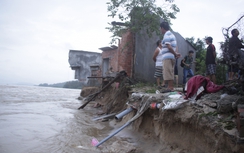 Sạt lở kinh hoàng ở Quảng Ngãi:4 ngôi nhà bị lũ cuốn ra biển