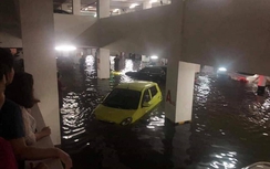 Đà Nẵng ngập lụt lịch sử, hàng loạt xế hộp tiền tỷ "đuối nước"