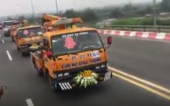 Video: Rước dâu bằng xe cứu hộ hoành tráng ở Vĩnh Phúc