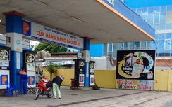 Đà Nẵng: Dán tem niêm phong các cửa hàng xăng, dầu
