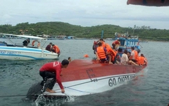 Lật tàu chở khách du lịch ở Nha Trang, 2 người chết