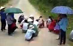 Cao Bằng: Dân dựng lán chặn đường xe tải chở lợn để xin tiền