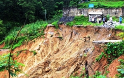 Hà Giang: Mưa lớn gây sạt lở đường giao thông khu vực biên giới