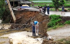 Sập cầu Nậm Ban ở Sơn La: Chờ nước rút mới khắc phục