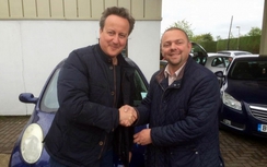 Thủ tướng Anh mua xe cũ tặng vợ