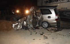 Tai nạn kinh hoàng trên QL1: Ô tô con biến dạng, 2 người chết