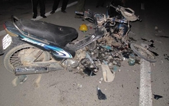 Nghệ An: Xe máy đâm nhau kinh hoàng, 3 người nhập viện