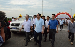 Phó Thủ tướng dự lễ thông xe cầu Yên Xuân