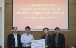 Công đoàn GTVT hỗ trợ gia đình công nhân đường sắt tử nạn