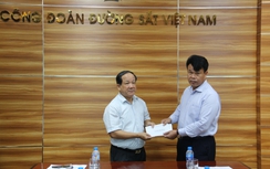 Công đoàn GTVT hỗ trợ gia đình lái tàu tử nạn ở Thanh Hóa