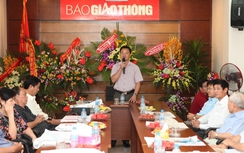 Báo Giao thông gặp mặt cán bộ hưu trí nhân ngày 21/6