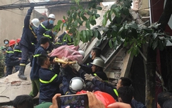 Sập nhà ở Hà Nội: 1 người tử vong, 1 người còn mắc kẹt