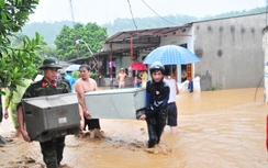 Huy động mọi lực lượng, phương tiện cứu người mất tích do mưa lũ