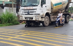 Hà Nội: Va chạm với xe bồn, 2 người đi xe máy tử vong