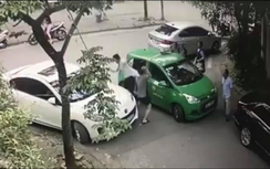 Bị ném mắm tôm oan sau vụ tài xế Mercedes đánh taxi Mai Linh