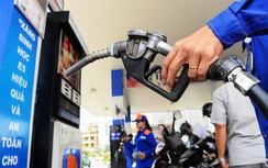 Tăng giá dầu, không tăng giá xăng